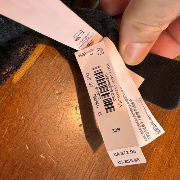 Victoria's Secret Lingerie 32B and XS - Picture 6 of 12